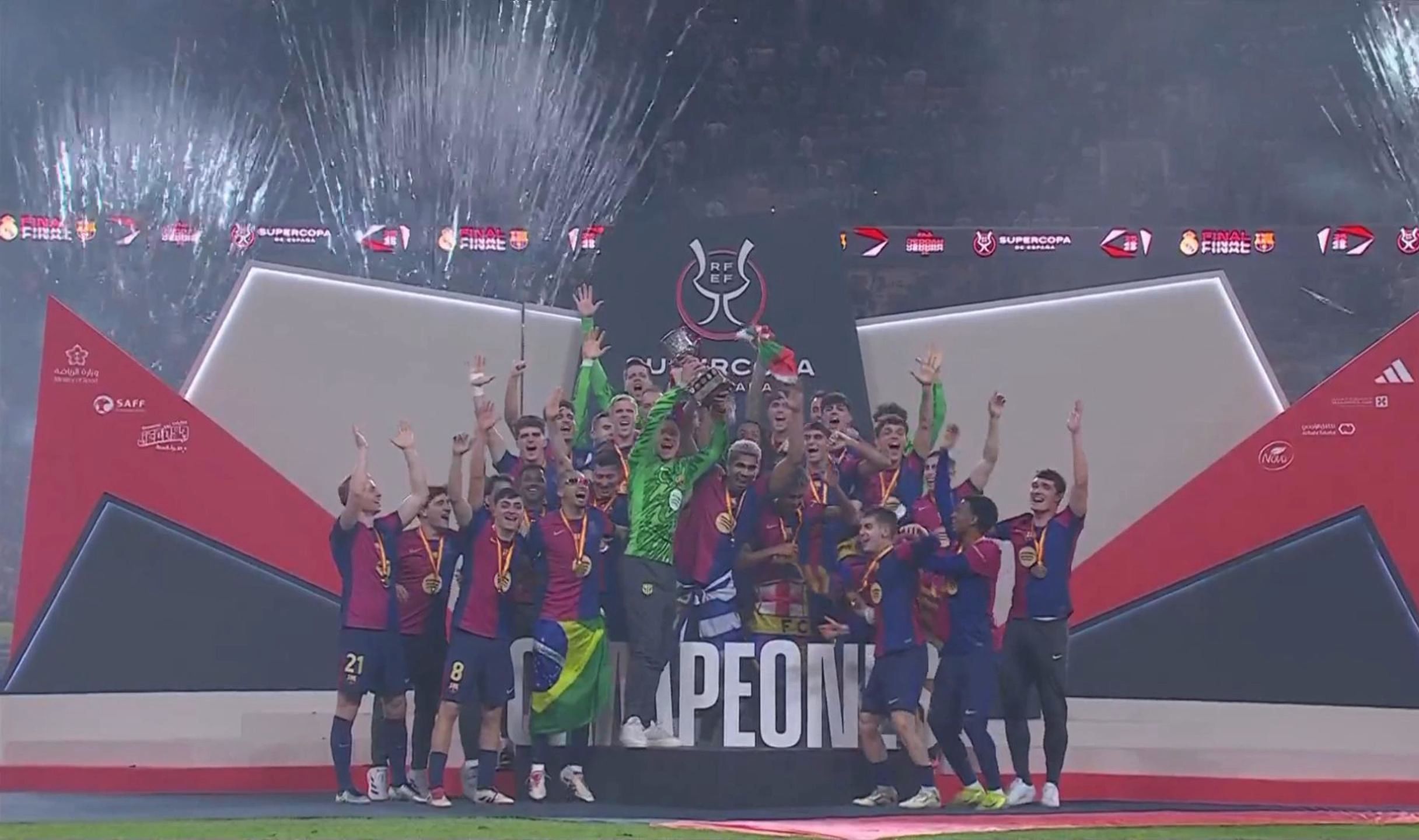 惊魂重演？巴萨死守诺坎普！严防德国球迷再度攻陷主场