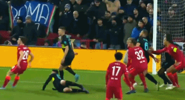 挑事？每日邮报称安东尼比赛中头槌犯规，逃过一张红牌