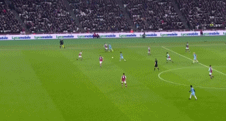 博洛尼亚门将斯科鲁普斯基：守门员首先必须会扑救，脚法其次