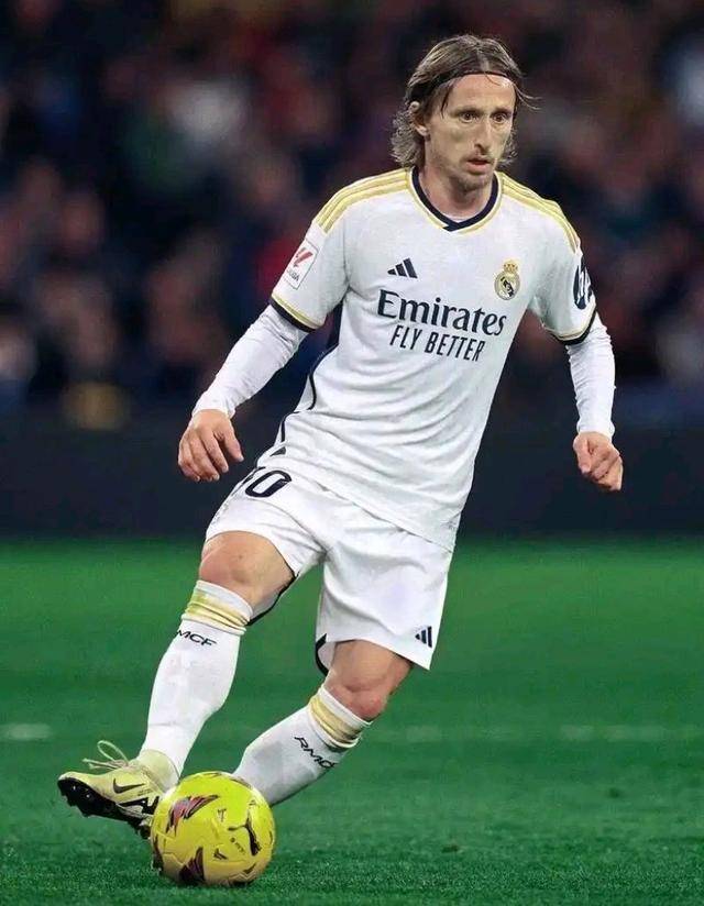 记者：国米签哈伊杜克18岁中卫布拉尼米尔的交易已完成80%